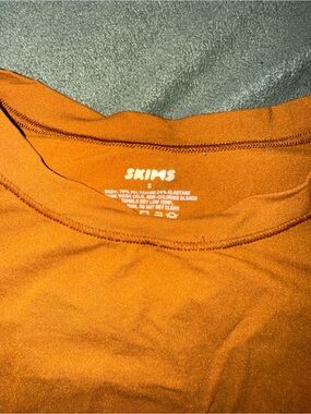 SKIMS Scoop Neck Tee in Burnt Orange